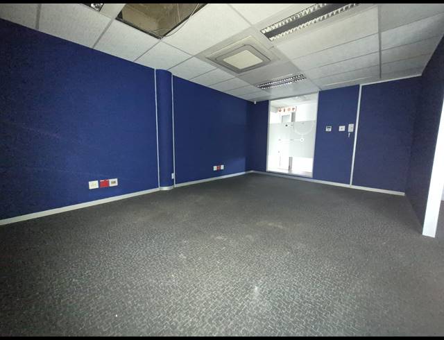 699M² OFFICE TO LET IN RIVONIA